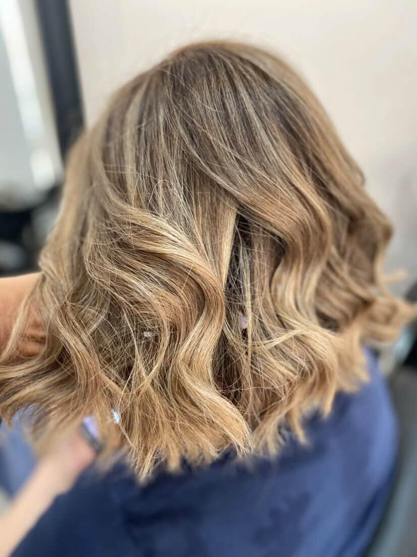Corte e brushing de cabelo
